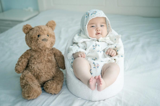 玉环宝宝挠耳朵是怎么回事